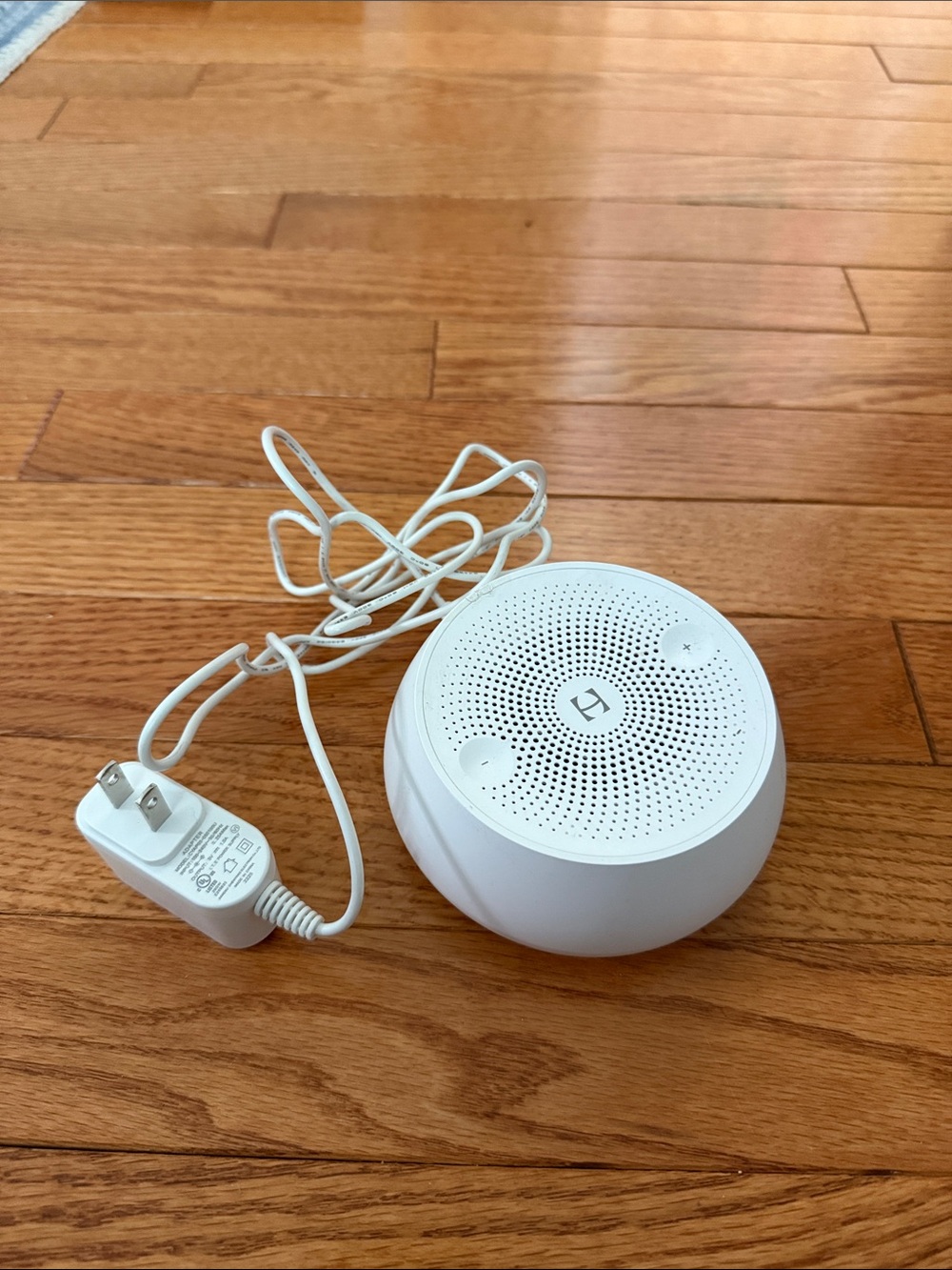 Hatch sound machine